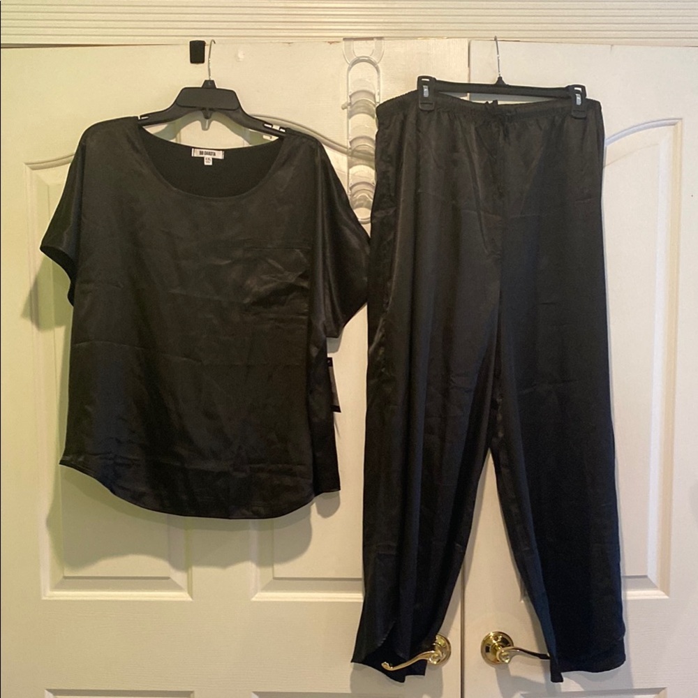 BB Dakota satin Black Top and pants